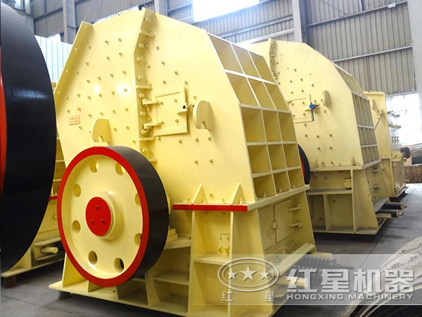 PCZ1615錘式破碎機側面 PCZ1615錘式破碎機側面