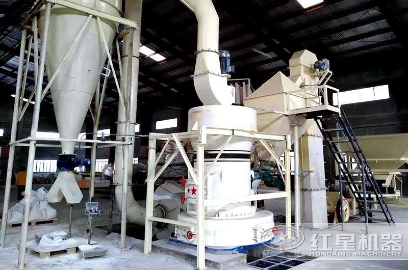 高強(qiáng)磨粉機(jī)圖片現(xiàn)場(chǎng)圖片 高強(qiáng)磨粉機(jī)圖片現(xiàn)場(chǎng)圖片