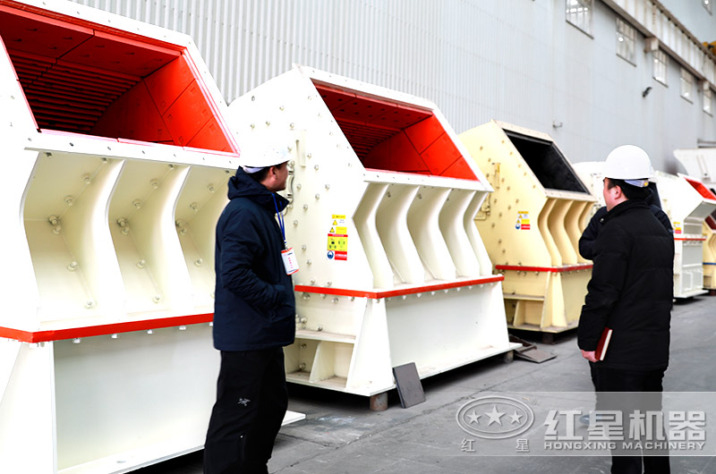 客戶參觀錘破現場圖 客戶參觀錘破現場圖