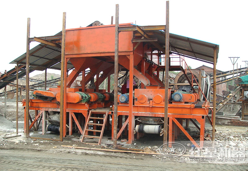 對輥破碎機現場 對輥破碎機現場