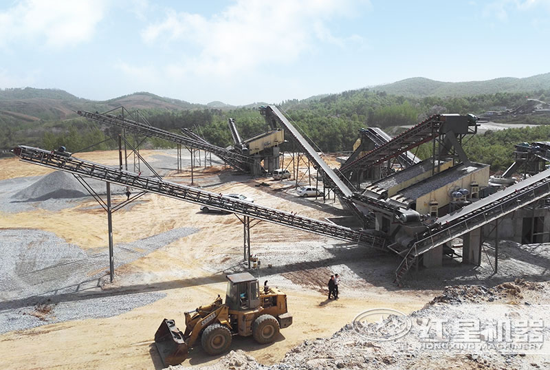 大型石子加工廠現(xiàn)場(chǎng) 大型石子加工廠現(xiàn)場(chǎng)